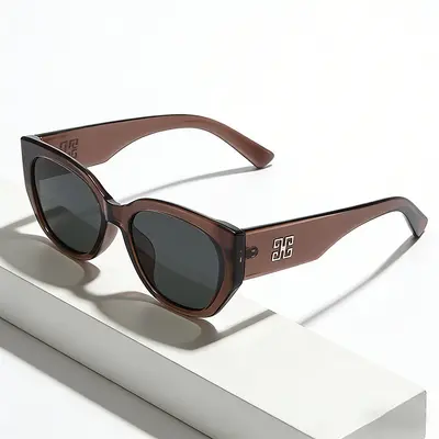 Women's Classic Large-Frame Sunglasses, Travel Style, UV Protection - 6