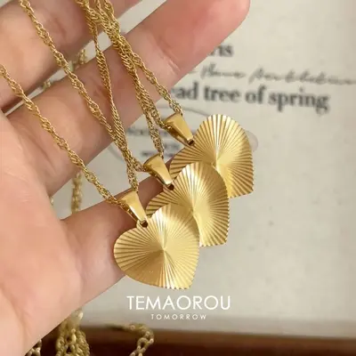 Heart-shaped necklace, vintage French style, lightweight luxury - 3