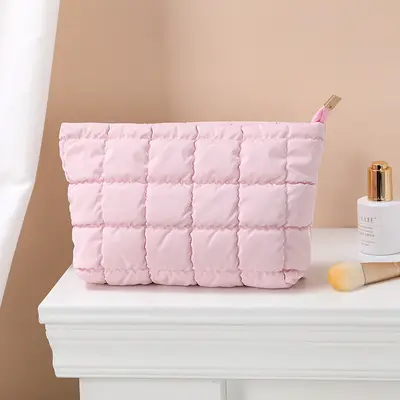 Fashion quilted cosmetic bag 2025 autumn and winter new style simple niche textured bag women's Korean style daily handbag