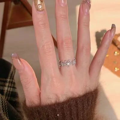 Women's lace flower ring, diamond cut, elegant design - 2
