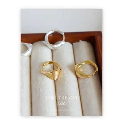18K gold-plated geometric metal earrings, minimalist - 4