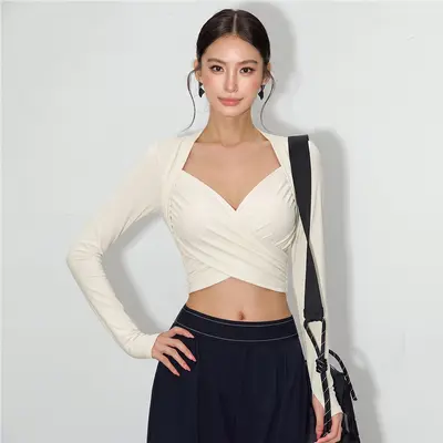 Women's sports crop top with chest pad, fitted - 7