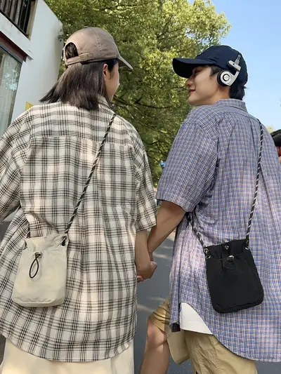 Sommerlichte Canvas-Sporttasche mit Schultergurt Mini-Umhängetasche Nylon-Handytasche für Damen 2026 Neukollektion