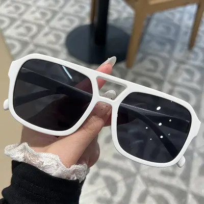 Eckige Sonnenbrille im Bonbonfarben-Design, Doppelsteg, UV-Schutz - 3