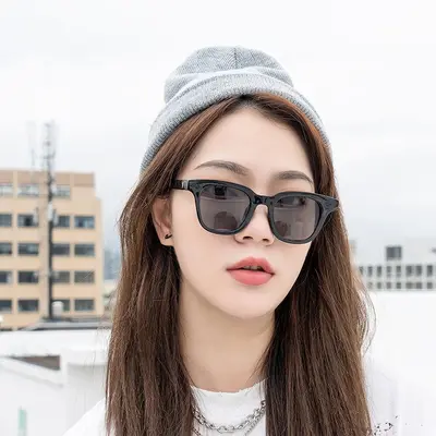 New Color Lens Fashion Sunglasses Unisex V Brand Square Small Frame Trendy Sunglasses UV Protection