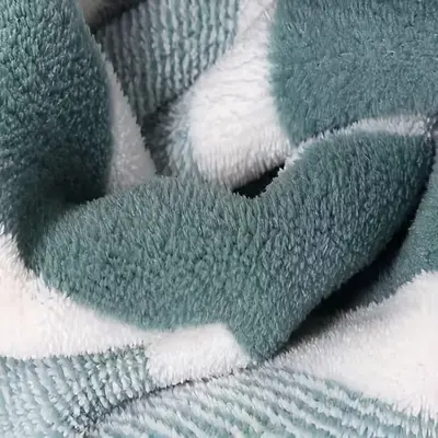 AB geniş çizgili mercan polar banyo havlu seti, su emici