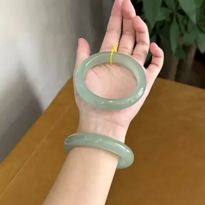 批发和田玉色晴水手镯湖水绿圆条冰种青白玉扁条茶色天然东陵玉镯