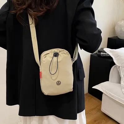 Kadın Crossbody Çanta, Çok Fonksiyonlu Cep Telefonu ve Su Şişesi Bölmeli