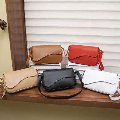 Minimalist Retro Small Square Shoulder Bag, Wavy Flap - 4