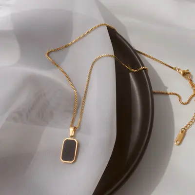 Titanium steel necklace for women, black tag design, 18K gold - 5