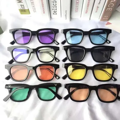 New Color Lens Fashion Sunglasses Unisex V Brand Square Small Frame Trendy Sunglasses UV Protection