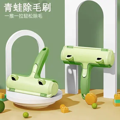 Pet hair removal roller brush tool