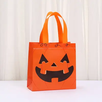 Cartoon Print Non-Woven Halloween Style Handbag Party Candy Gift Bag Mall Shopping Packaging Bag Wholesale