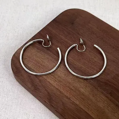 Kulak klipsi lüks spiral tasarım pier gerektirmez