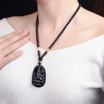 Halskette mit natürlichem Obsidian-Buddha-Anhänger, 12 Tierkreiszeichen