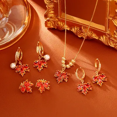 Red maple leaf zircon necklace and chain - 2