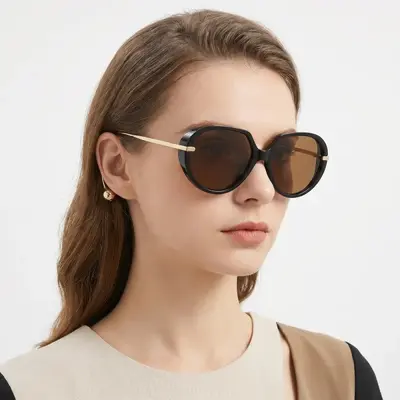 Women's Large-Frame Pilot Sunglasses, UV Protection, Slimming Design - 1