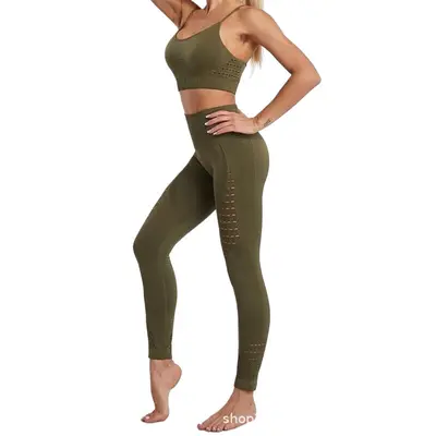 Kadın spor sutyeni ve yüksek belli şeftali popo yoga taytı seti