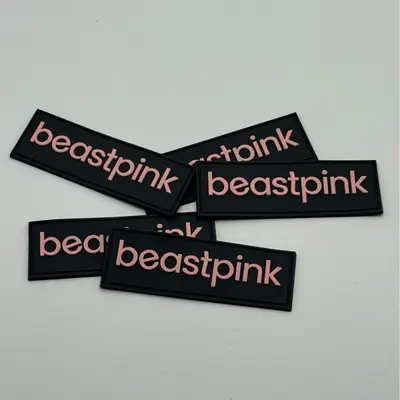 PVC drop-shaped molded labels, washable labels, PVC brand rubber labels, rubber silicone LOGOs for luggage and shoes, creative wholesale customization.