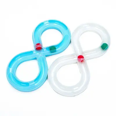Figure-8 track interactive cat toy with ball set