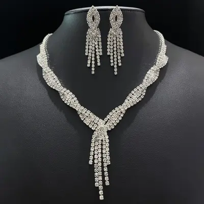 Cross-border bestselling fashion pearl necklace for women bridal jewelry earrings high-end luxury niche collarbone chain accessories - 12