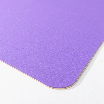 Zweifarbige TPE-Yogamatte verlängert für Frauen rutschfest