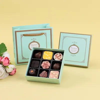 Dokuz Bölmeli Premium Çikolata Hediye Kutusu