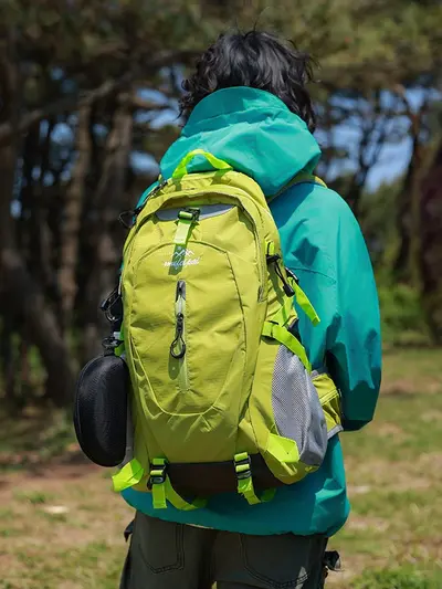 Rückengerechter atmungsaktiver großvolumiger Rucksack für Herren in Uni-Farben, minimalistisch, für Outdoor, Reisen und Bergsteigen, multifunktionaler Leichtrucksack - 3
