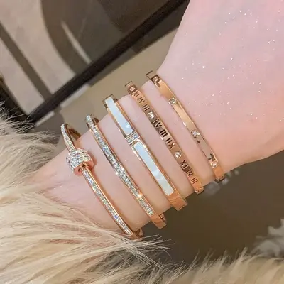 Zircon stone bracelet, lightweight luxury design