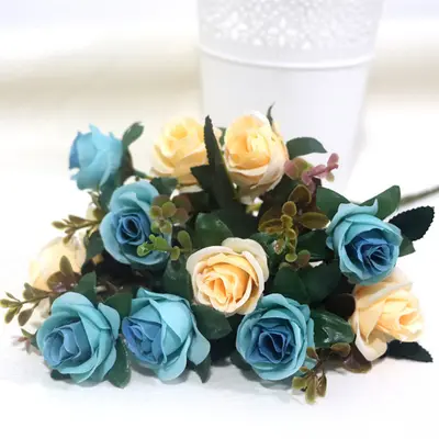 Künstliche Blumen im europäischen Stil, 12 kleine Rosen, Hochzeitsstrauß