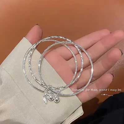 Minimalistisches Armband, leichte Luxus-Ausführung, Dreiringglöckchen - 2