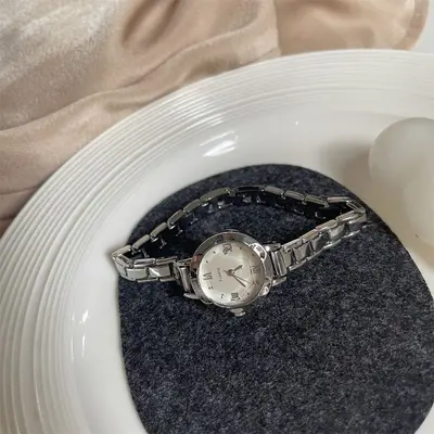 French style minimalist women's quartz watch slim band - 2