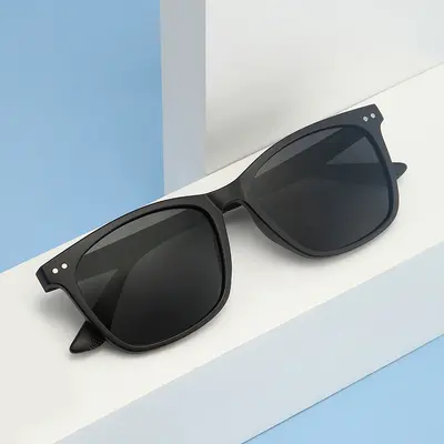 TR90 Polarized Square Unisex Sunglasses, UV400 Protection, Classic Design - 3