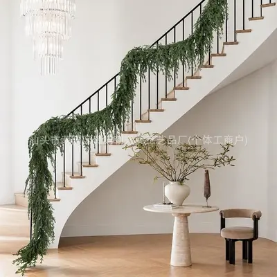Künstlicher Kiefernnadel-Rattan-Weihnachtstürkranz