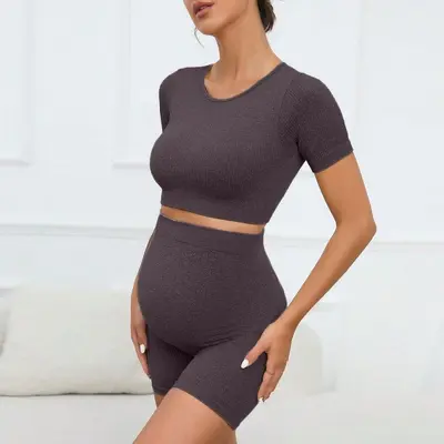 Maternity Yoga Set with Seamless Short Sleeve Top and Peach-Hip Shorts - 11