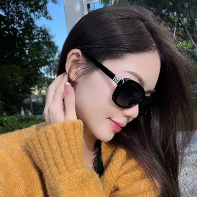 2025 New Sunglasses Women Korean Style Trendy Glasses Anti-UV Polarized Sunglasses 5577 Eyewear Wholesale