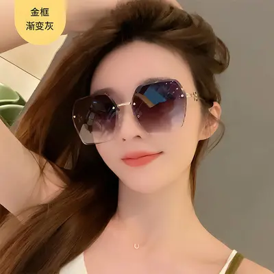 Women's Oversized UV-Protection Sunglasses with Brown Lenses - 5