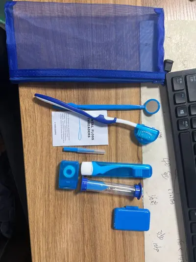Orthodontic Care Kit with Wax, Toothbrush, Floss and Retractor - 4