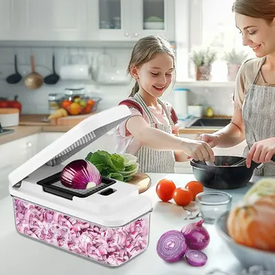 Manual vegetable dryer with multi-compartment drain basket - 3