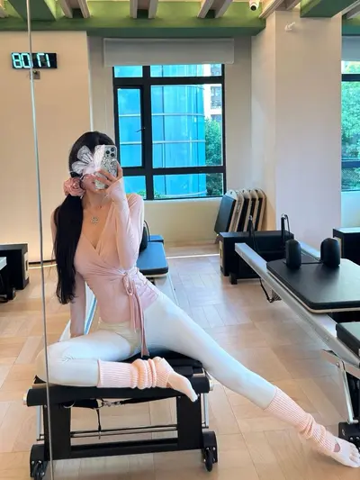 瑜伽服女2025新款瑜伽服套装女高级感专业高端普拉提训练服健身服