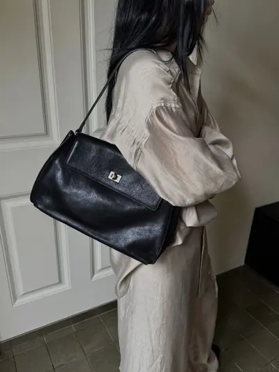 Vegetable-Tanned Leather Messenger Bag, Women's Retro Single Shoulder Bag