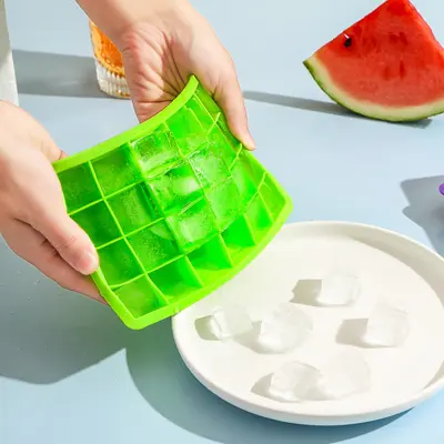 Wholesale 15-compartment ice box with lid, food-grade home type ice tray, 24-compartment square ice cube mold, silicone ice cube mold