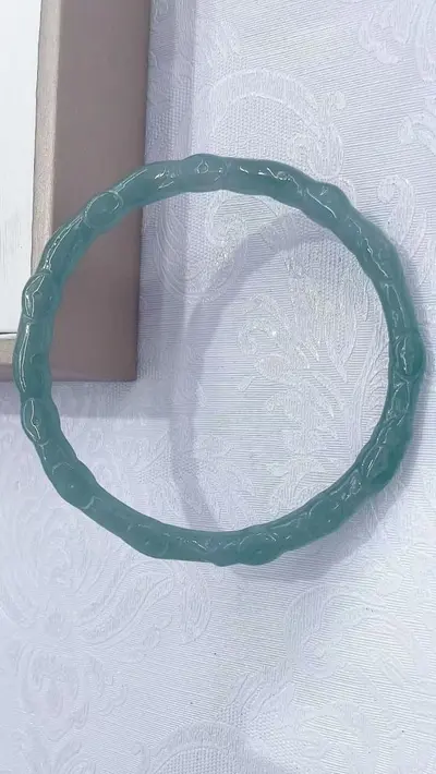 Natürlicher Typ-A-Jadeit-Armreif, Blau-Wasser, geschnitzt, Damen - 10