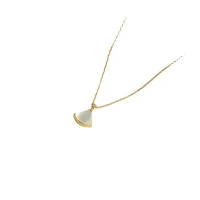 Elegantes Katzenauge-Stein-Design Fächerförmiger Rock Damen Titan-Stahl-Halskette Vielseitig 18K Gold Premium Leicht Luxus Schlüsselbein-Kette