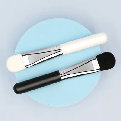 Soft-Bristle Facial Mask Brush for Mud Mask Application
