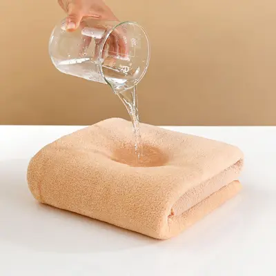 Mercan polar havlu banyo havlusu seti, yumuşak ve emici, hediye iki parçalı set, çift stili, ev kullanımı için emici ve hızlı kuruyan.