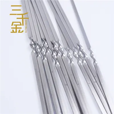 Supplies stainless steel barbecue skewers for grilling lamb kebabs, outdoor barbecue accessory tools and flat skewers.