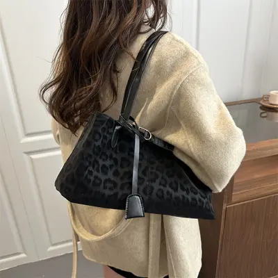 Retro Large Capacity Women's Tote Bag, Autumn Winter 2025 - 3