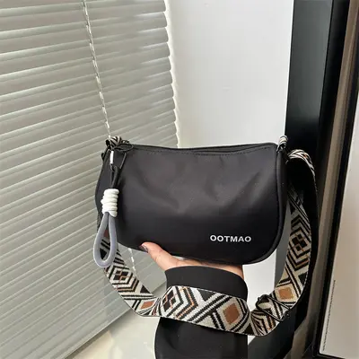 New fashion handbag for women, fashionable suburban casual crossbody bag, versatile fashion sports shoulder bag, large capacity women's bag, wholesale