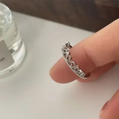 Zirkonia Geometrie offener Ring Zeigefinger leichte Luxusausführung